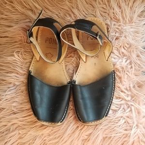 Black leather pons avarcas